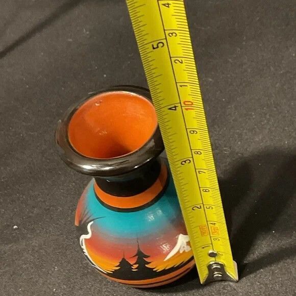 Small Native American Navajo Pottery Hand-Painted Vase Vessel Signed 2.5” - Picture 7 of 8